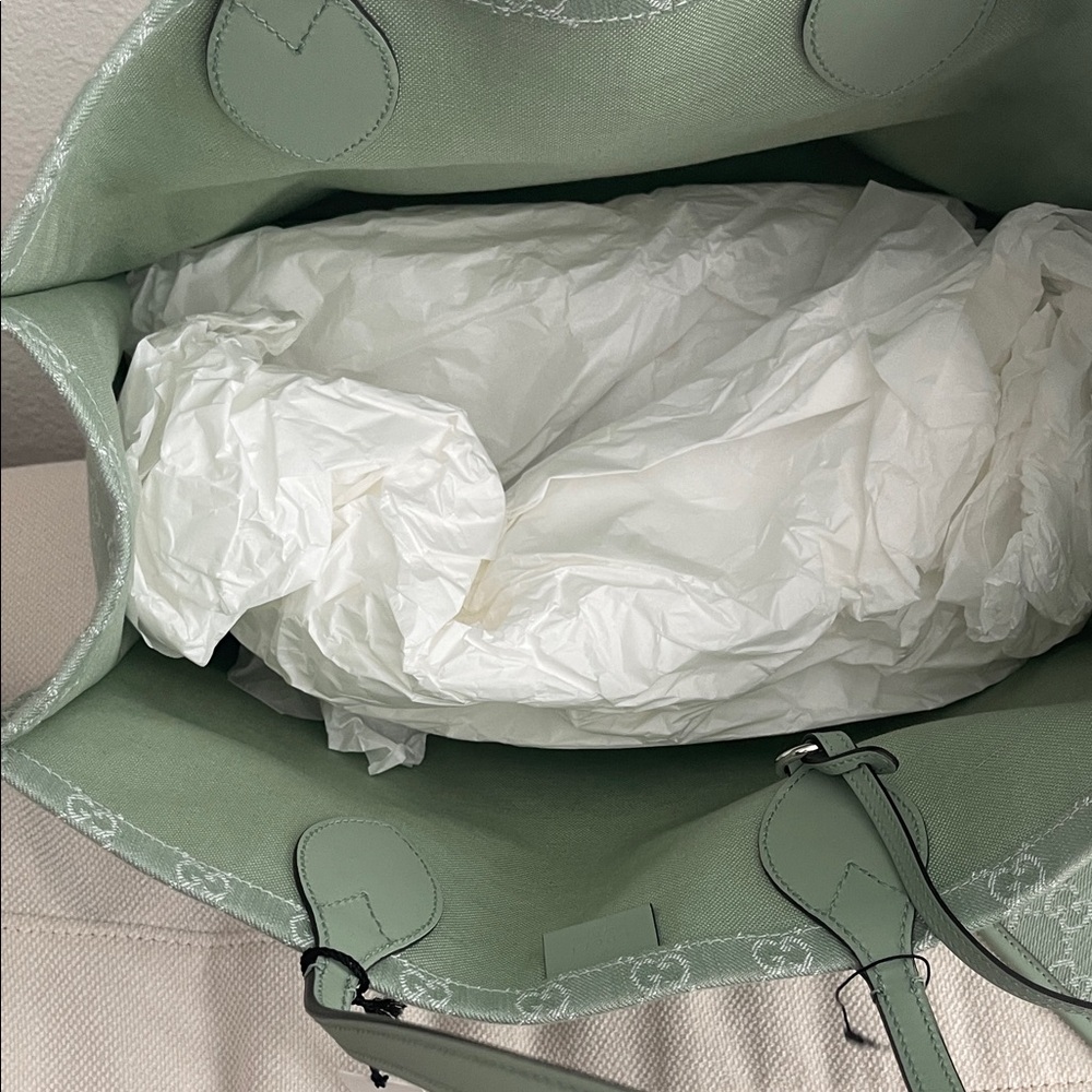 $3850 New GUCCI LG Mint Sage Green Supreme Tote with Detachable Matching Pouch - Picture 9 of 17